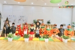 Lạc trong xứ sở Halloween đầy màu sắc của Hoa Trạng Nguyên